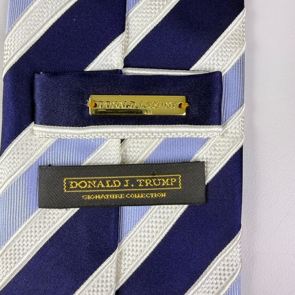 Donald J Trump Signature Collection Silk Mens Tie Navy Blue Light Blue Striped - Picture 5 of 8